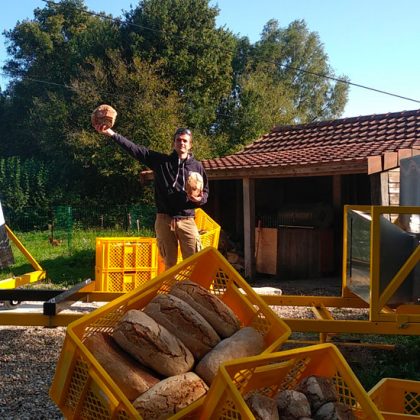 Ancien ingénieur, il a ouvert la première boulangerie à four solaire d'Europe dans son jardin