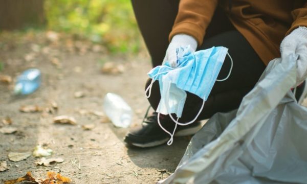 Cette ville de Haute-Garonne a recyclé 20 000 masques pour en faire du matériel scolaire