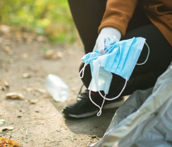 Cette ville de Haute-Garonne a recyclé 20 000 masques pour en faire du matériel scolaire