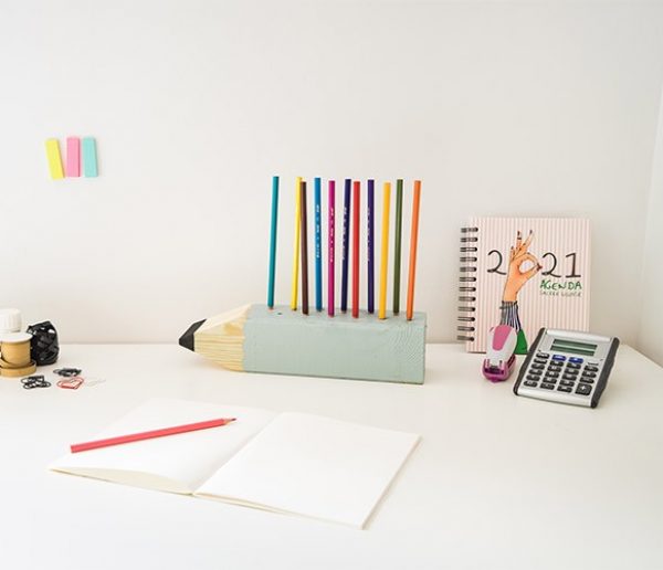 Fabriquer Un Bureau Pour Enfant Original En Transformant Un Lit De Bebe Fabriquer Un Bureau Pour Enfant Original En Transformant Un Lit De Bebe