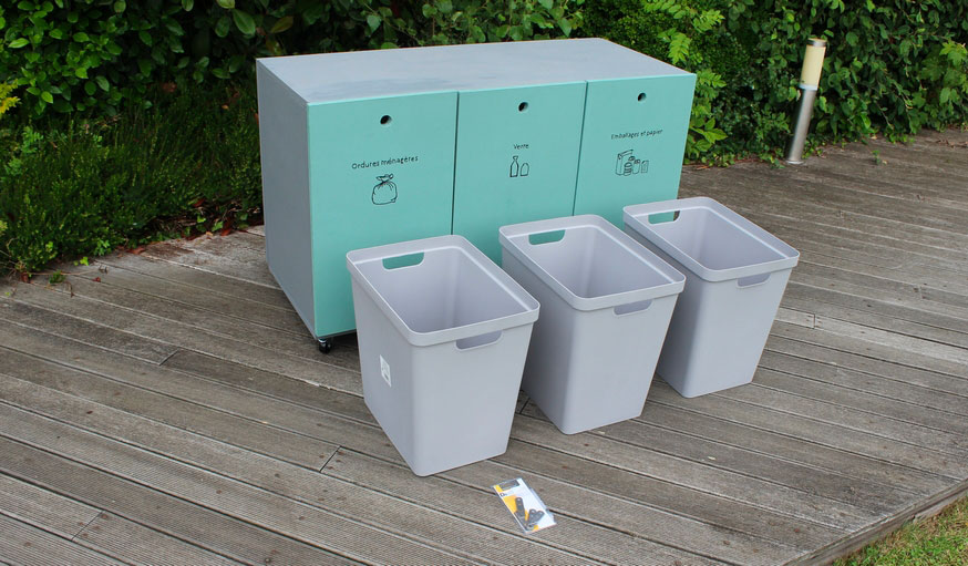 Tuto : Fabriquez un meuble personnalisé pour vos poubelles de tri