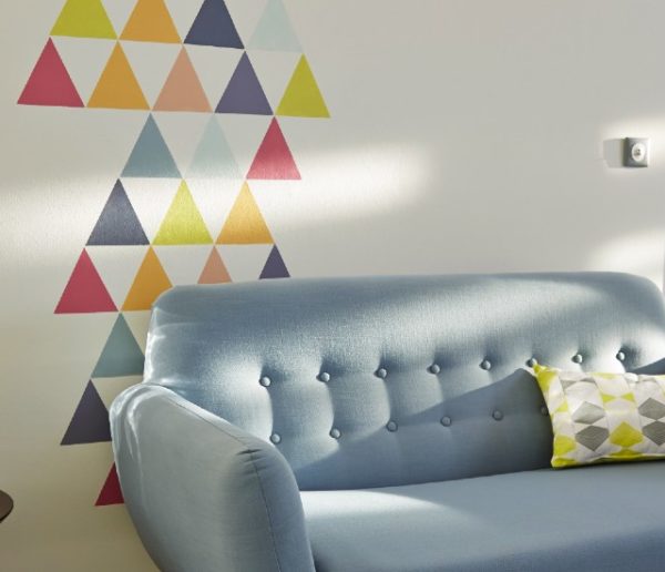 Tuto : Peignez des triangles colorés pour personnaliser un mur