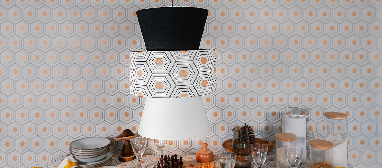 Comment fabriquer une lampe avec une chute de papier peint