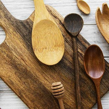 Ménage écolo : comment nettoyer ustensiles de cuisine en bois et planches à découper ?