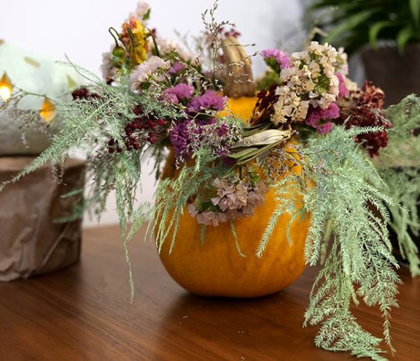 Halloween : 17 idées pour décorer votre salon avec des citrouilles !