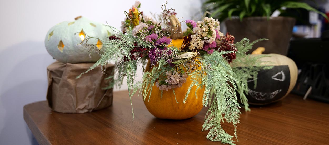 Halloween : 17 idées pour décorer votre salon avec des citrouilles !