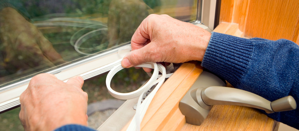 Comment bien isoler une fenêtre pour empêcher l'air froid de rentrer ?