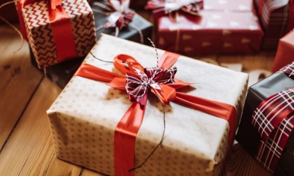 64 % des Français prêts à offrir des cadeaux d'occasion ce Noël : voici où en trouver (de qualité)