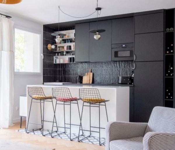 Osez la cuisine total look noir : on démonte 3 idées reçues avec une architecte