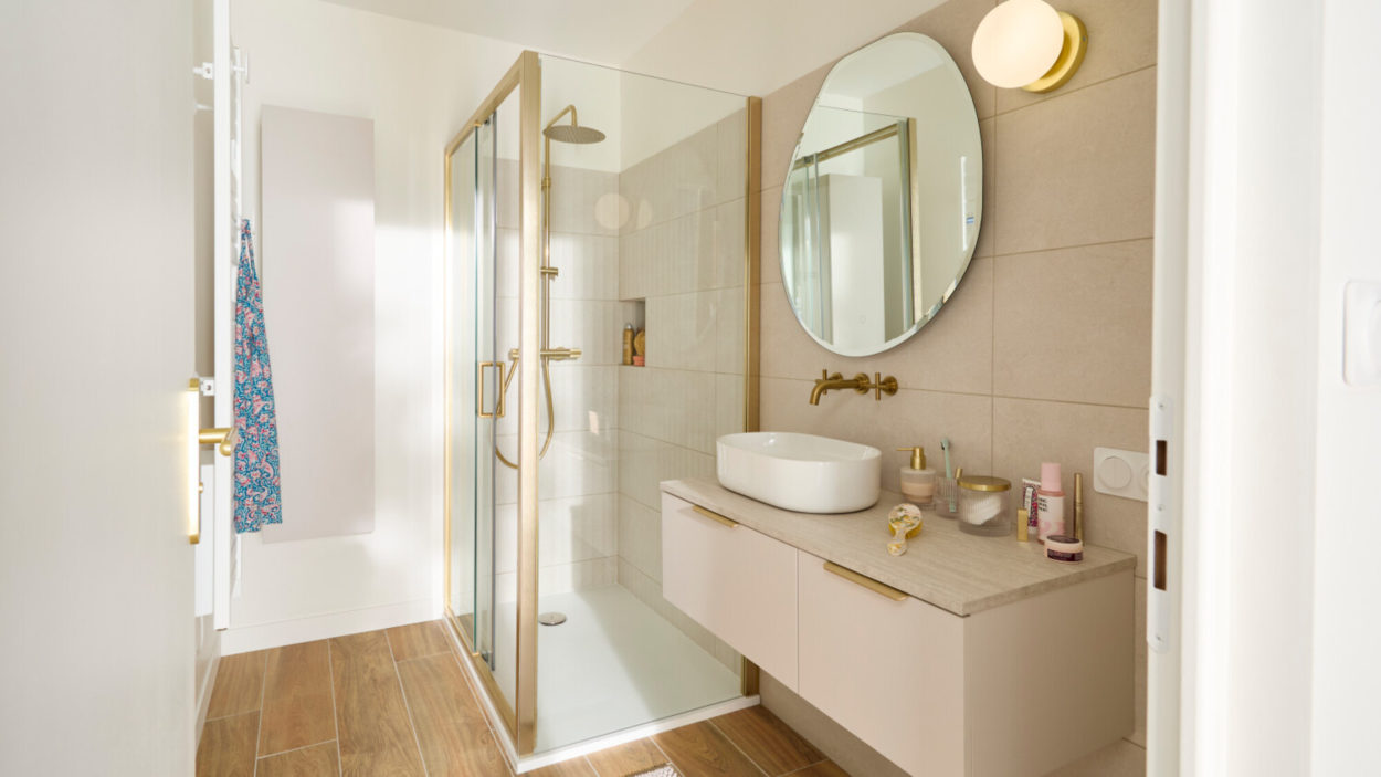Nos inspirations pour une salle de bains indémodable et ultra pratique