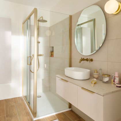 Nos inspirations pour une salle de bains indémodable et ultra pratique