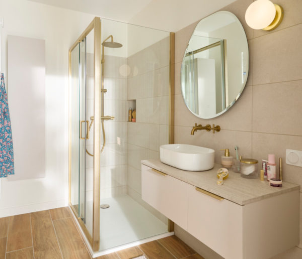Nos inspirations pour une salle de bains indémodable et ultra pratique