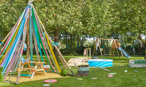 Tuto : Fabriquez un tipi grandeur nature pour pique-niquer avec les enfants