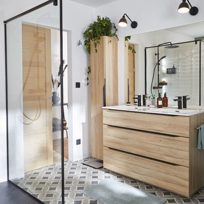 Nos inspirations pour une salle de bains indémodable et ultra pratique