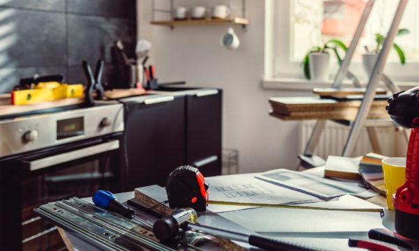 Comment aménager une cuisine provisoire pendant un chantier ?