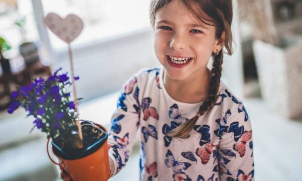 Cadeau de fête des mères : 10 idées de bricolage pour enfants faciles et amusantes