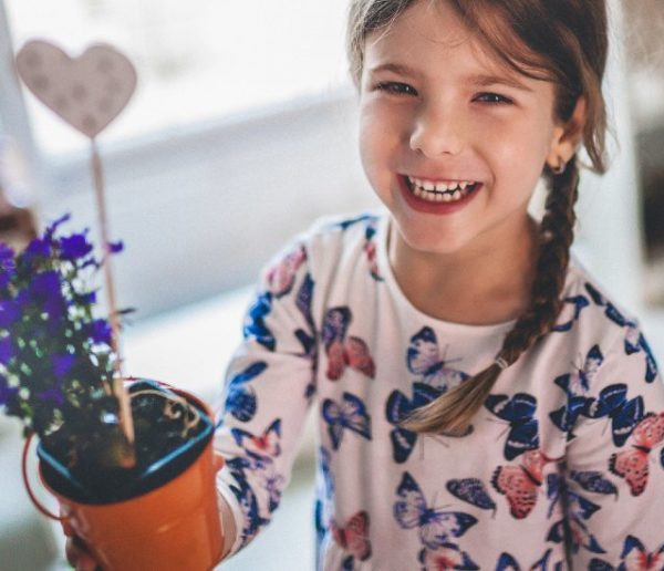 Cadeau de fête des mères : 10 idées de bricolage pour enfants faciles et amusantes