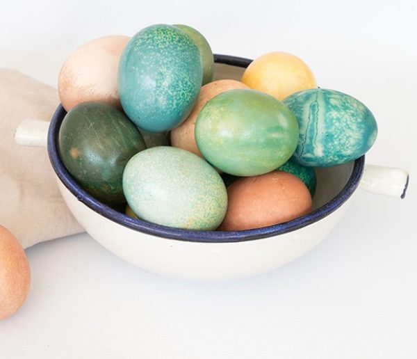 Comment peindre des œufs de Pâques avec des colorants maison ?