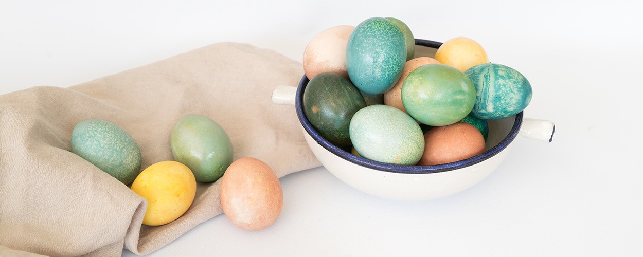 Comment peindre des œufs de Pâques avec des colorants maison ?