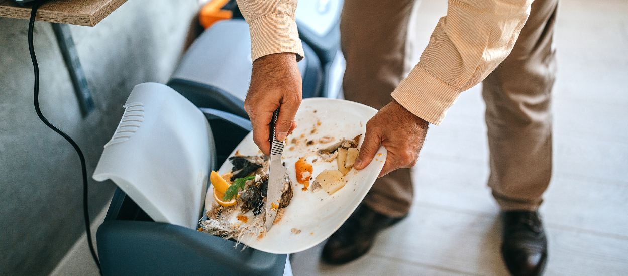 La méthode simple et efficace pour nettoyer vos poubelles