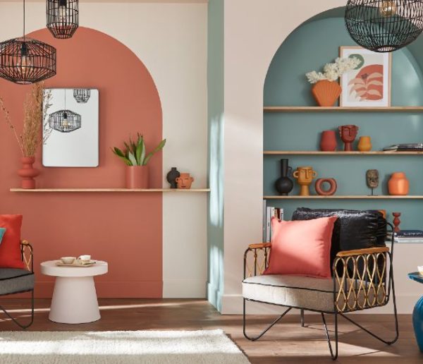 Tendance : 7 idées pour adopter une déco rétro toute en rondeurs dans votre salon