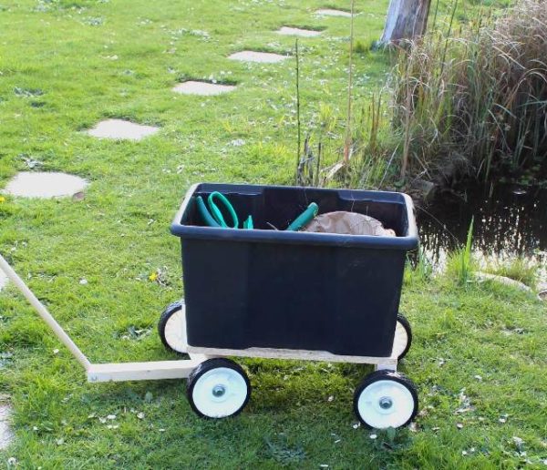 Tuto : Réalisez un chariot de jardinage, pour garder vos outils à portée de main