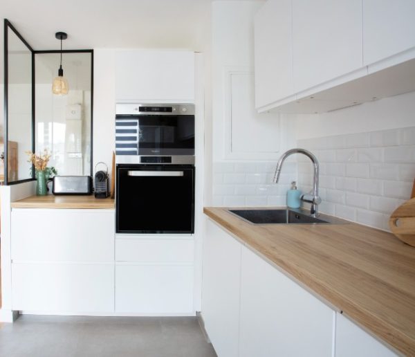 Avant / Après : Une cuisine ouverte et minimaliste pour optimiser l'espace