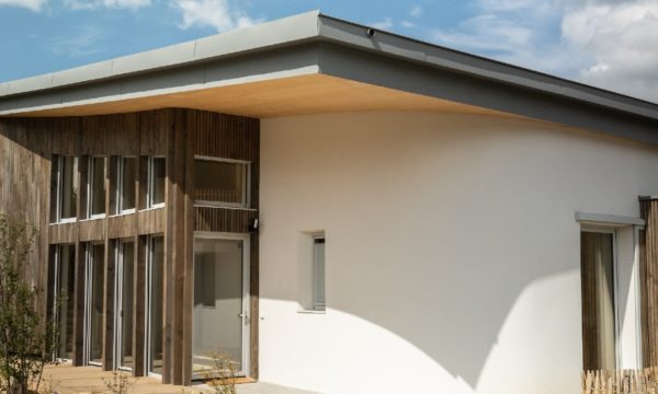 Impression 3D, matériaux recyclés et permaculture : cette maison regroupe le meilleur de la construction écolo