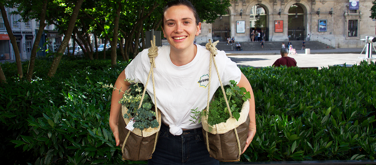 Apprenez à végétaliser votre balcon avec ces jardinières personnalisées !