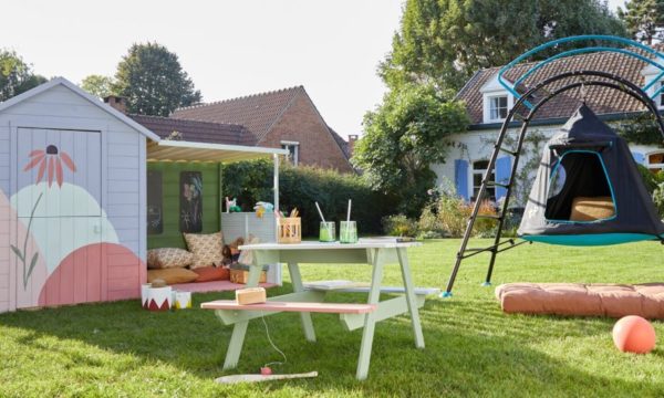 12 idées de jeux pour enfants à installer dans son jardin en fonction de leur âge