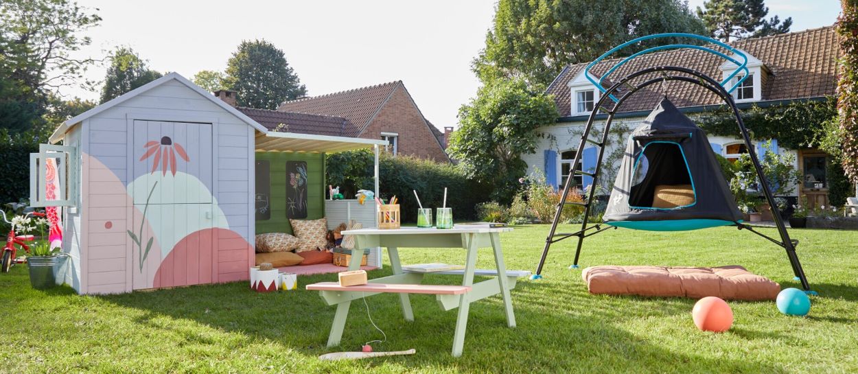 12 idées de jeux pour enfants à installer dans son jardin en fonction de leur âge