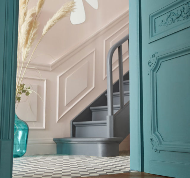 Comment décorer les murs de sa cage d'escalier