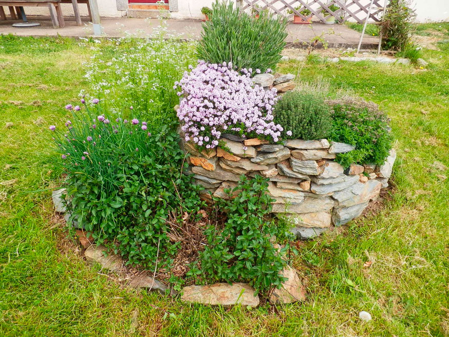 Que faire avec des pierres dans un jardin ? – Blog BUT
