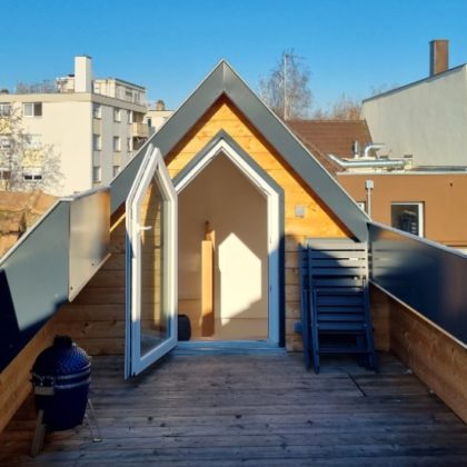 Avant / Après : Un habitant de cet immeuble a racheté le grenier pour le transformer en toit terrasse