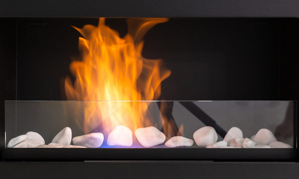 Cheminée au bioéthanol : peut-on s'en servir aussi comme chauffage d'appoint ?