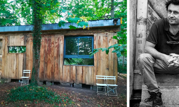 Il construit tout seul une cabane pour écrivain dans le parc d'une abbaye en Normandie