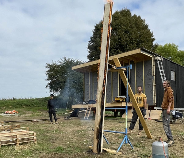 Comment réaliser soi-même un bardage en bois brûlé ?