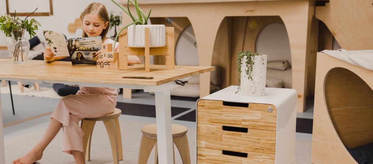 Recycler les baguettes chinoises et les transformer en meuble