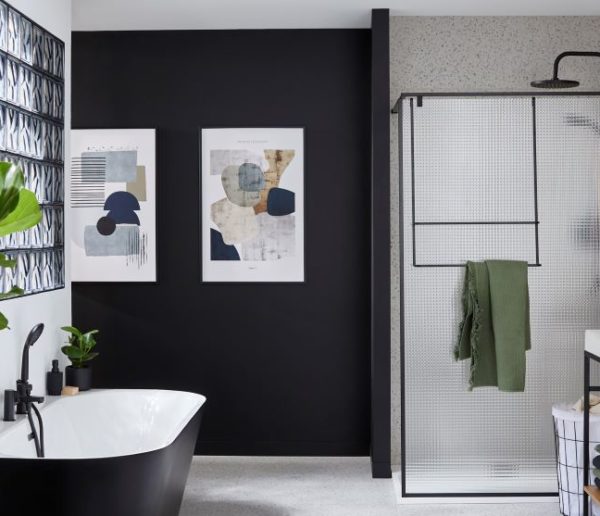 Comment aménager correctement une salle de bains sans fenêtre ?