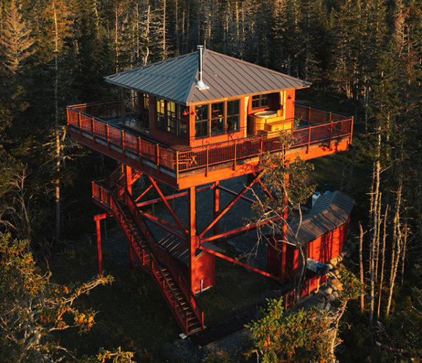 4 raisons pour lesquelles on adore cette maison mirador en pleine nature