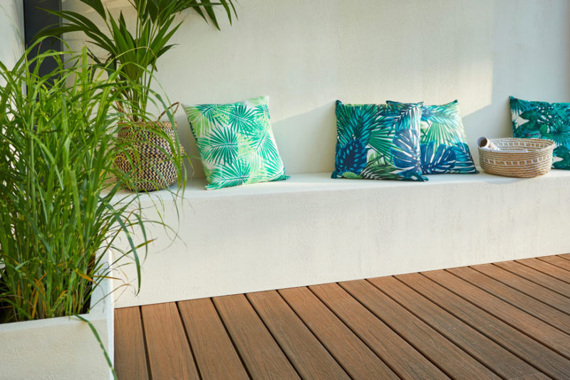 DIY : 6 idées pour installer un banc d’extérieur et sublimer son extérieur