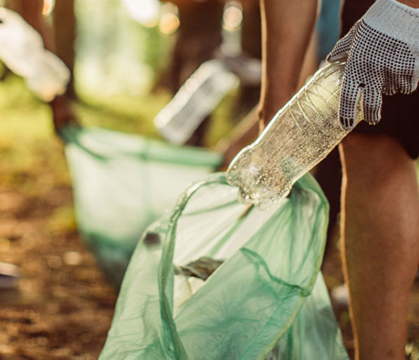 Le Japon lance un sport écolo : la Coupe du monde de ramassage de déchets