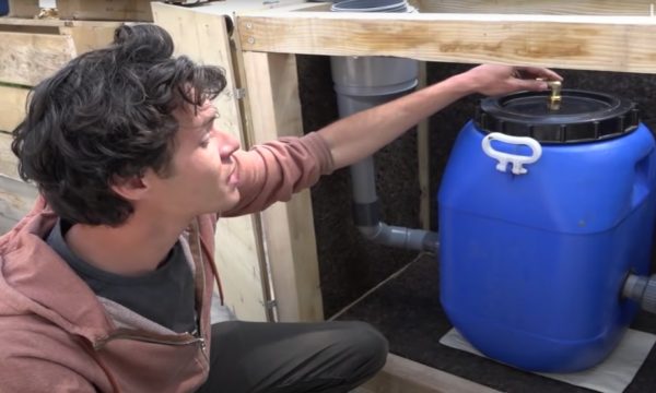 Low Tech : Ils ont fabriqué un méthaniseur domestique pour produire du biogaz avec des déchets