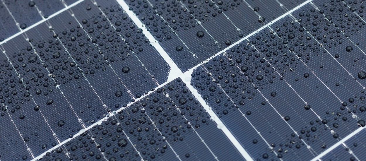 Des panneaux solaires qui marchent sous la pluie, une nouvelle source d'énergie renouvelable ?
