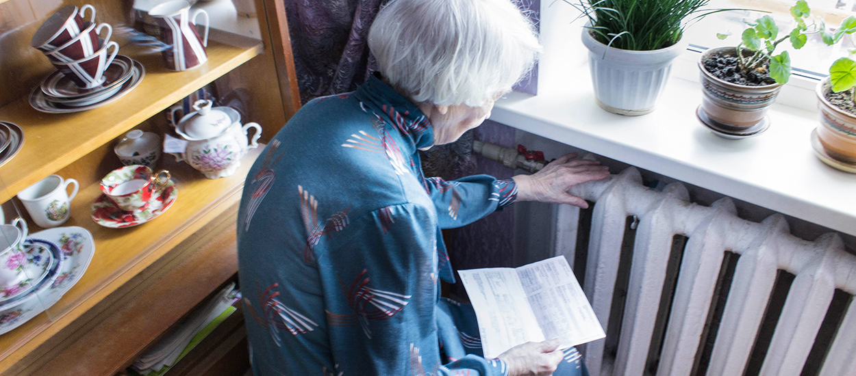 Arnaques, travaux trop chers... Comment aider les seniors à réaliser la rénovation énergétique de leur logement ?