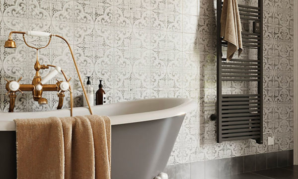 Un sèche-serviettes pour une salle de bains au chaud… et un budget au frais !