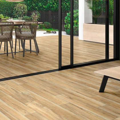 Carrelage intérieur-extérieur : créez une harmonie parfaite du salon à la terrasse