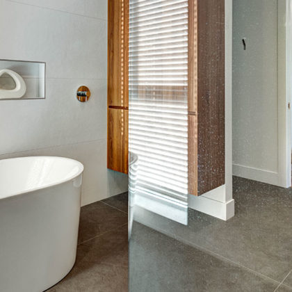 7 idées pour créer une niche encastrée dans sa salle de bains
