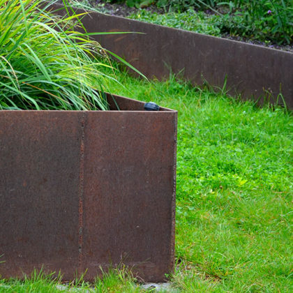 Acier corten : la rouille qui sublime nos jardins