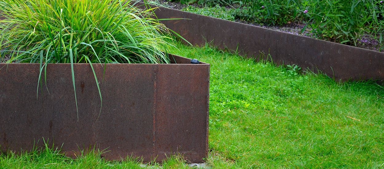 Acier corten : la rouille qui sublime nos jardins